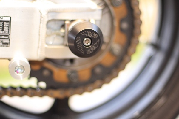 Sturzpad Hinterachse li. Honda CBR 900 RR SC50 - Moko